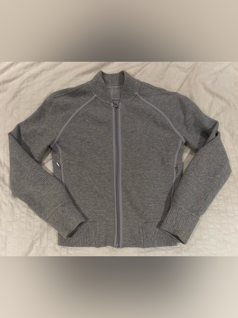 Vintage lululemon Women’s Size 4 Gray Full Zip Jacket Metal Logo Athletic VGUC